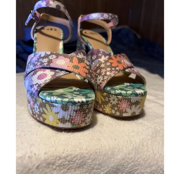 Gianni Bini Ulti-Mate Floral Rhinestone Platform Sandals Size 9.5 - Picture 3 of 10